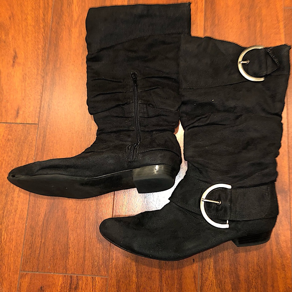 Black boots perfect for jeans!!